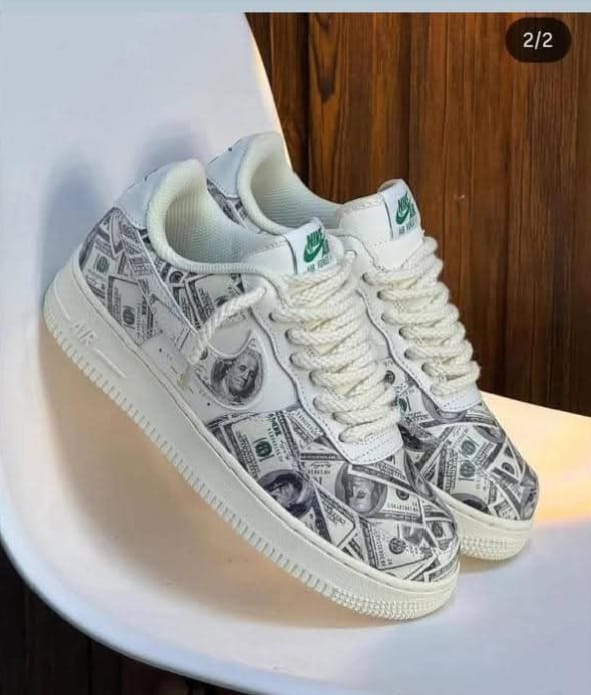 SNEAKERS
