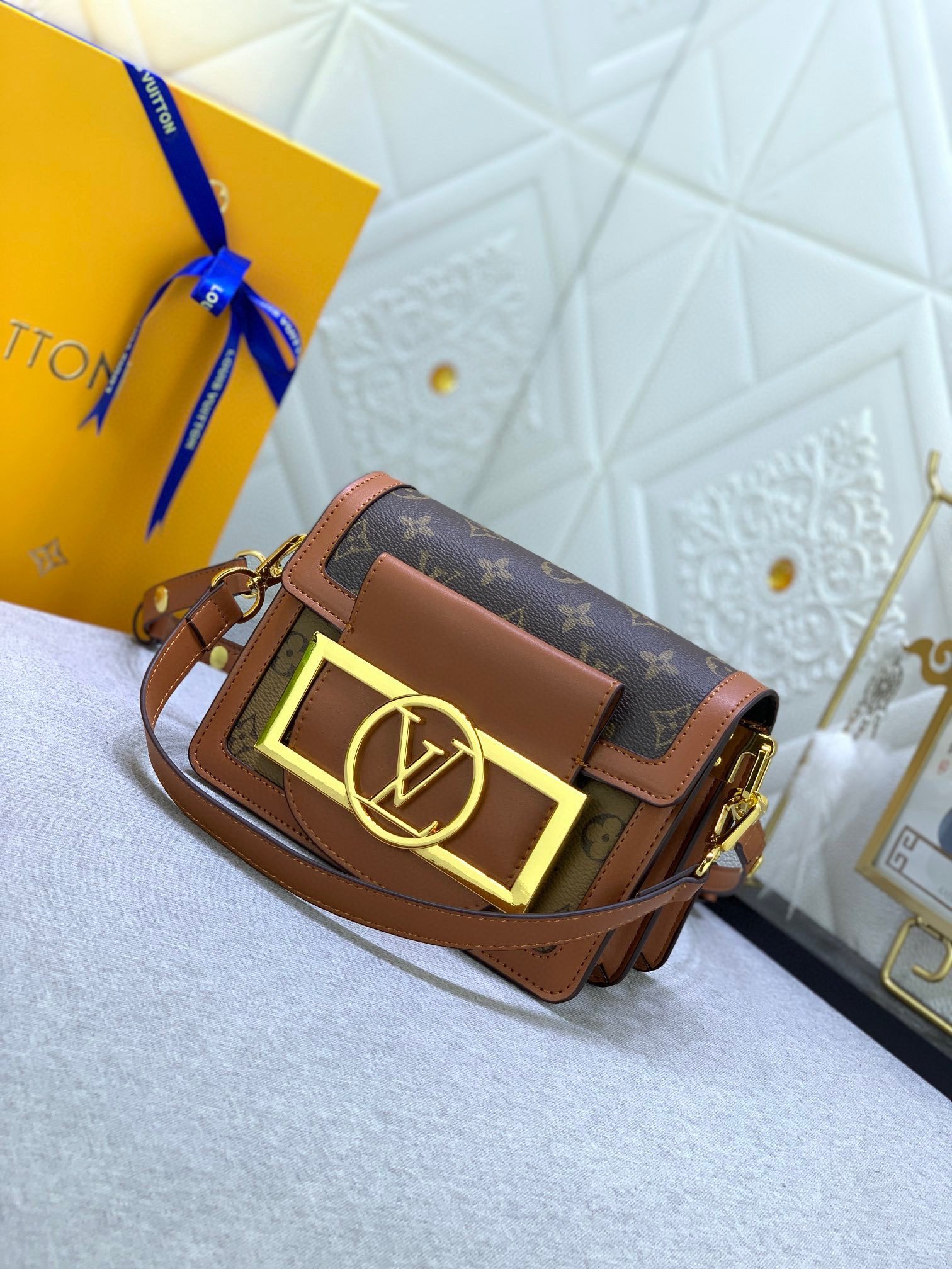 LV BAG 03