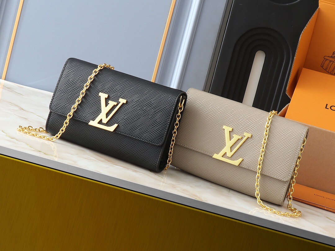LV Bag 07