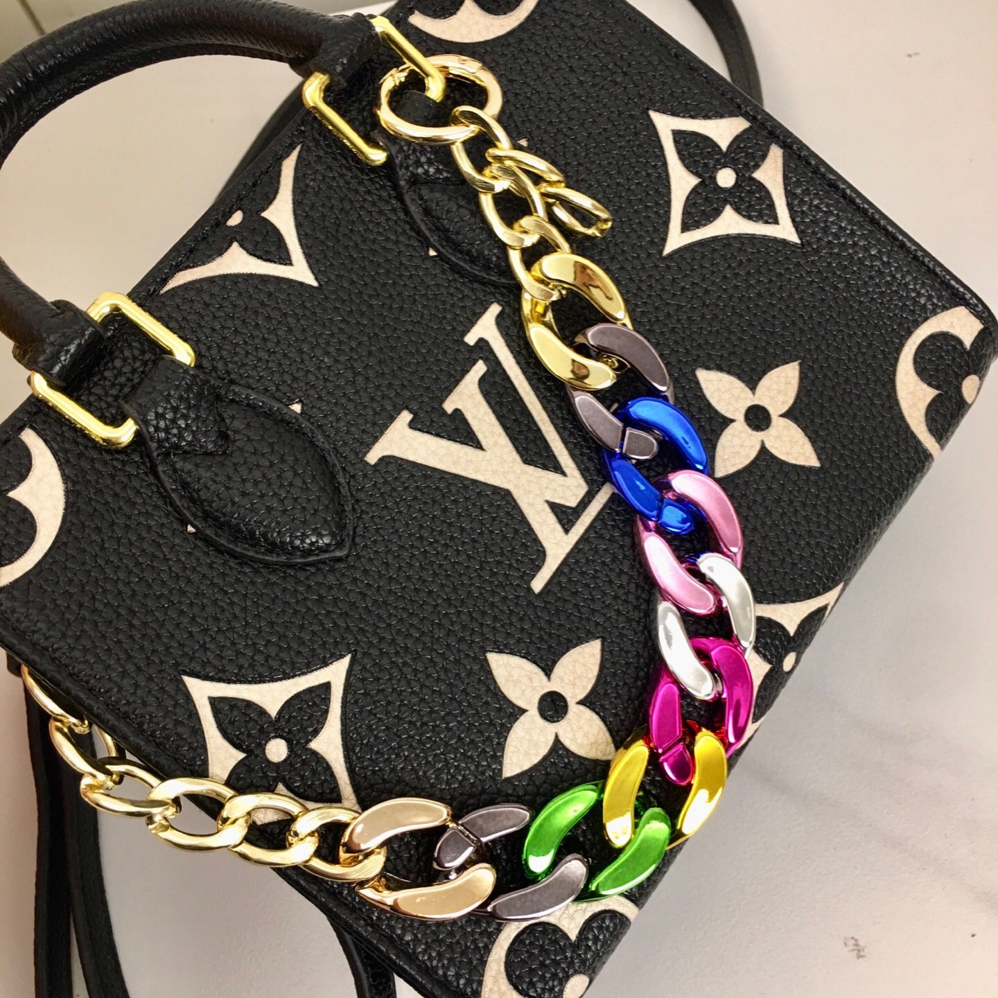 LV Bag 08