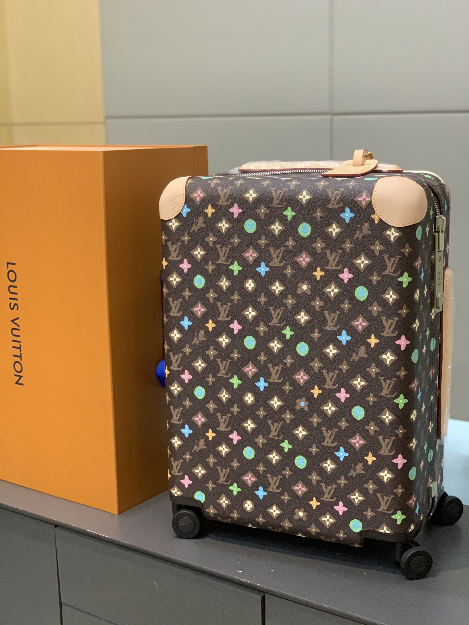 Lv luggage 004