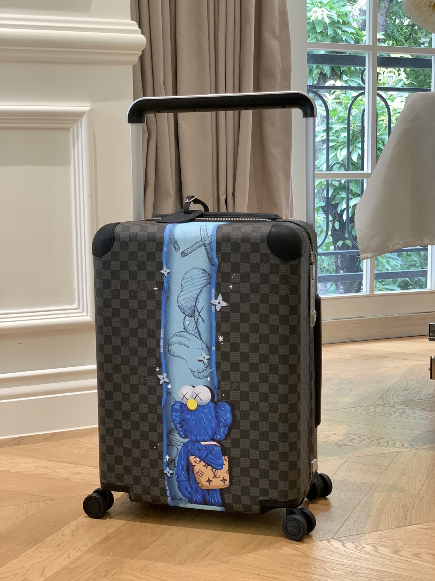 Lv Luggage 008